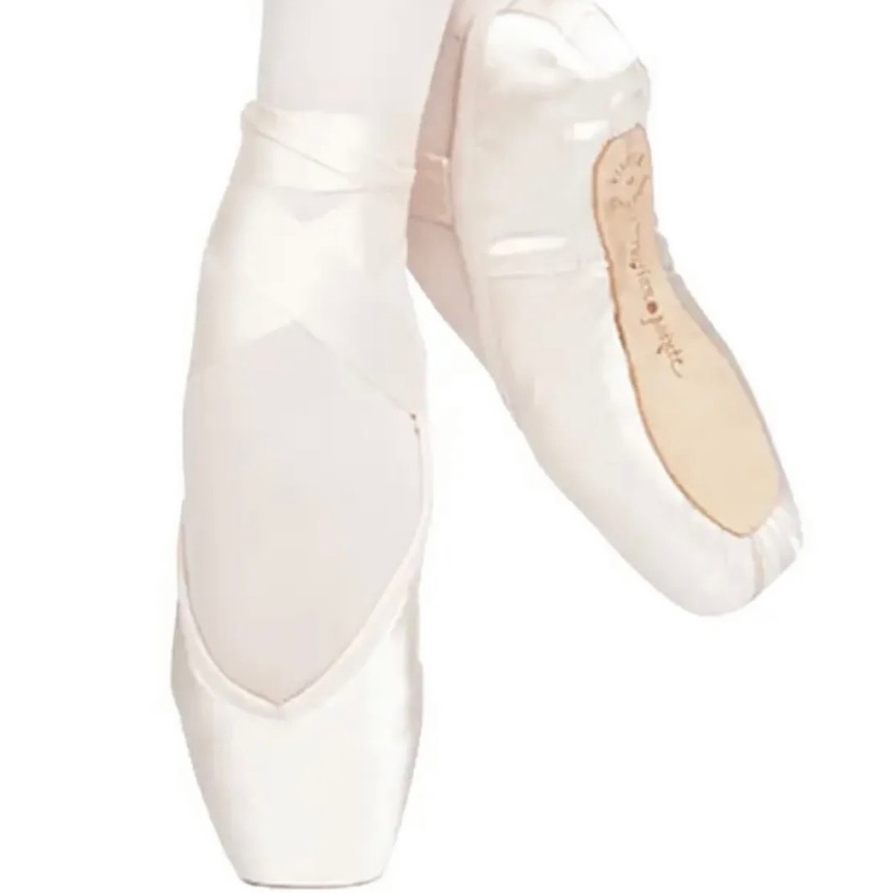 Russian Pointe Encore Pointe Shoes S35, W5, V2, FM